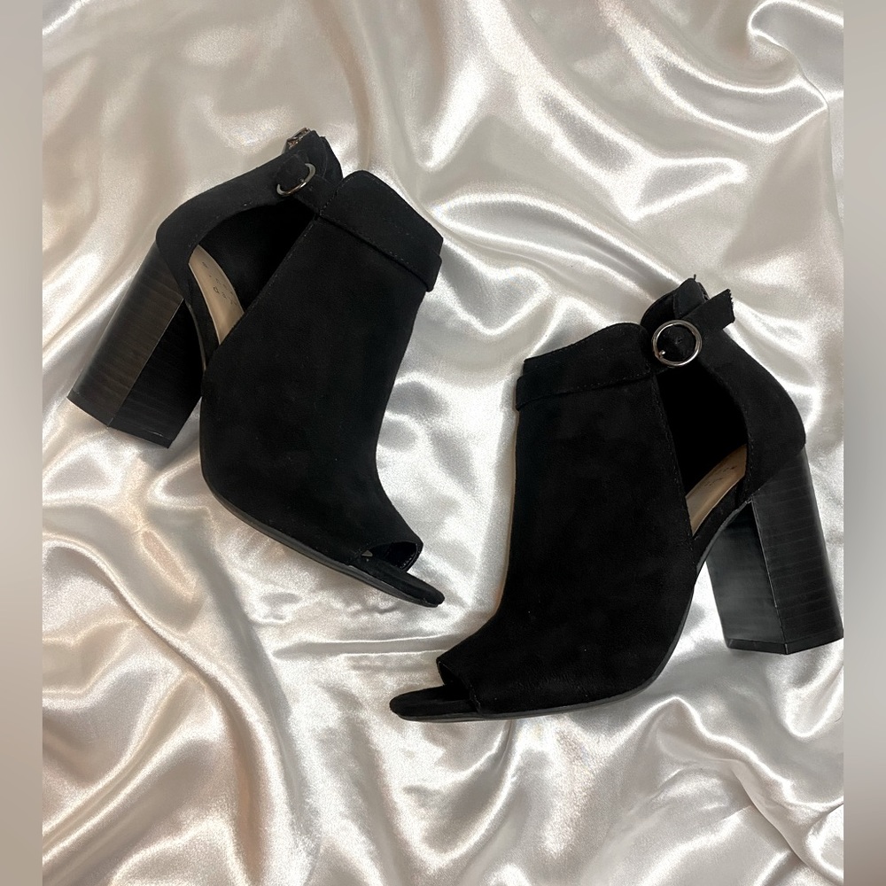Black Open Toe Heels Size: 6 1/2